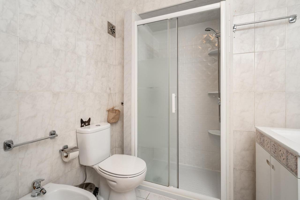 Cozy One Bedroom Apt In Historic Location - Carmo Lisboa Kültér fotó