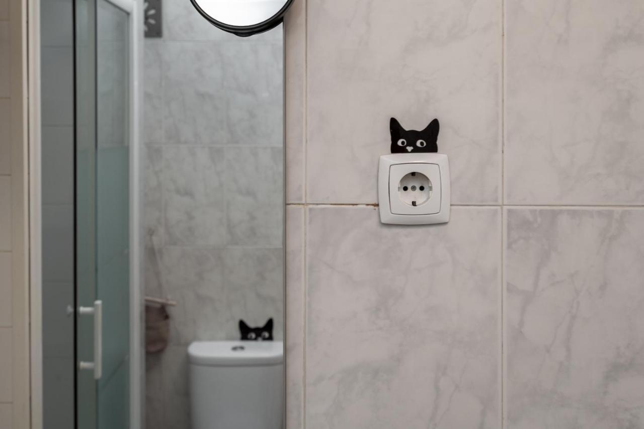 Cozy One Bedroom Apt In Historic Location - Carmo Lisboa Kültér fotó