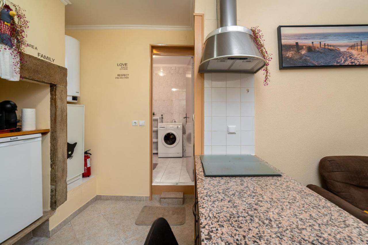 Cozy One Bedroom Apt In Historic Location - Carmo Lisboa Kültér fotó