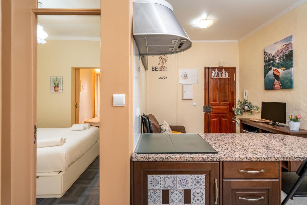 Cozy One Bedroom Apt In Historic Location - Carmo Lisboa Kültér fotó