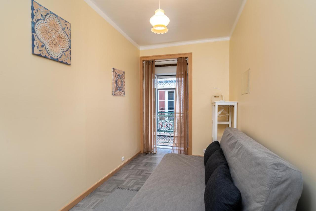 Cozy One Bedroom Apt In Historic Location - Carmo Lisboa Kültér fotó